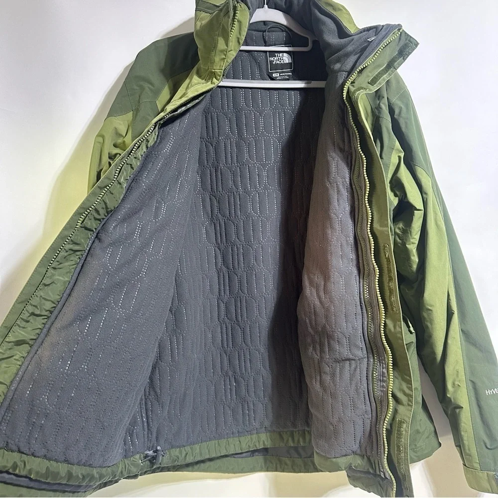 The North Face Amplitude Triclimate Hyvent Jacket Size M Men's two toned Green